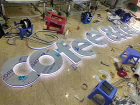 Bảng alu chữ nổi gắn đèn sáng